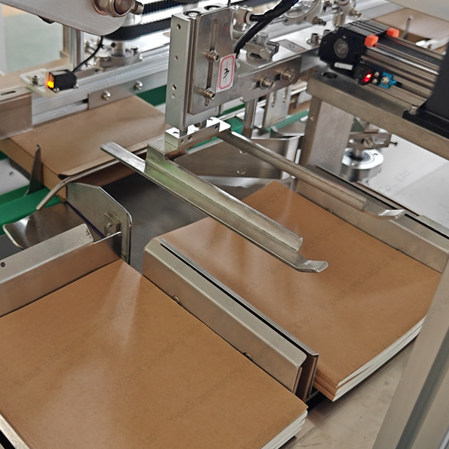 Fully Automatic Book Cartoning Machine Glue Spray Seal Book Box Packing Machine