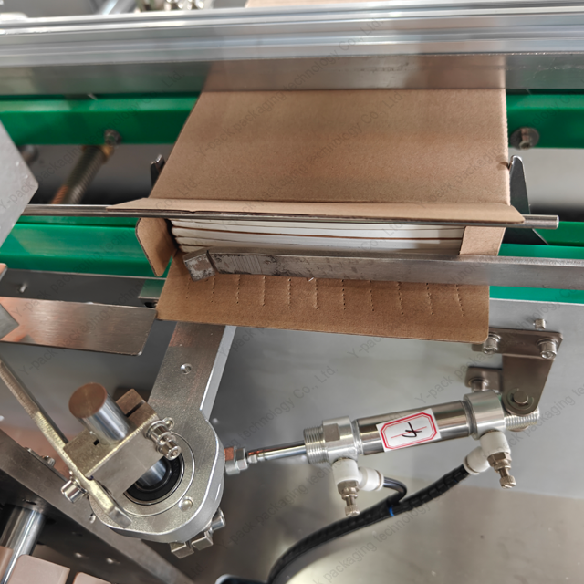 Fully Automatic Book Cartoning Machine Glue Spray Seal Book Box Packing Machine